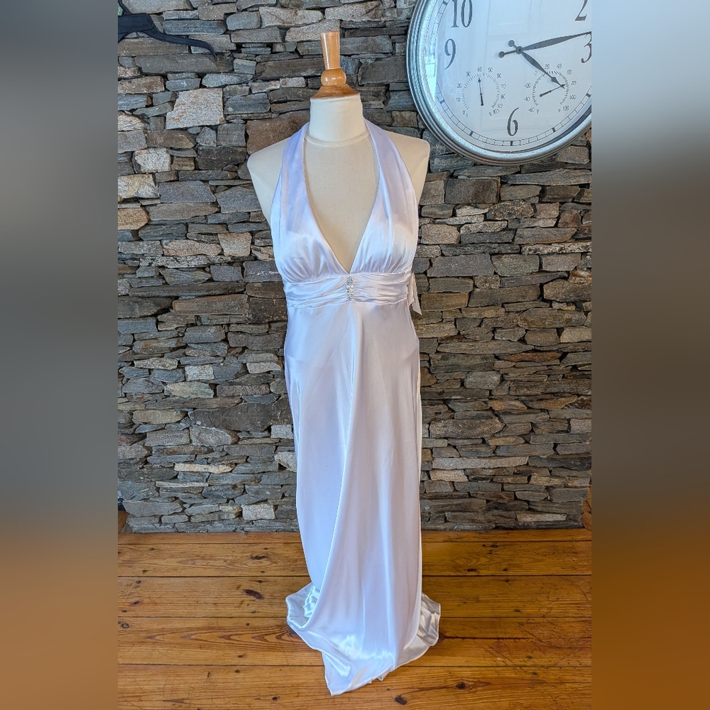 David's Bridal NWT Sexy DB Studio White Full Length Halter Gown Open Back - Picture 3 of 15